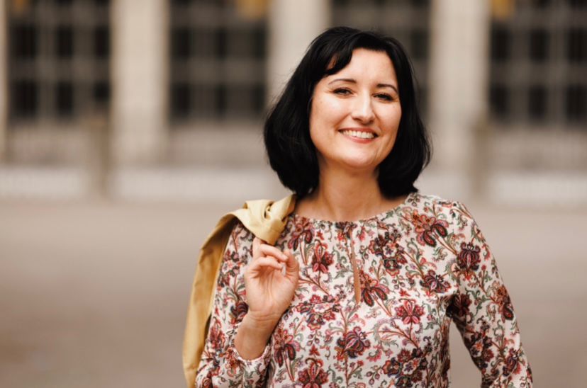Martina Maya, founder of HypnoBond Private, in an outdoor portrait